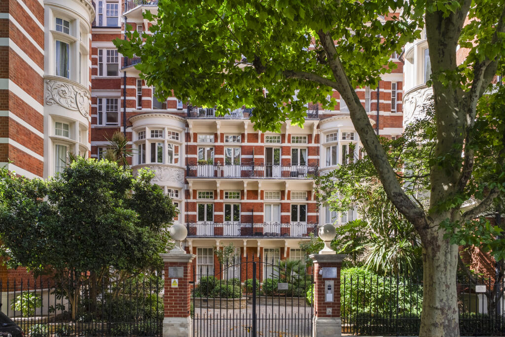 Fitzjames Avenue, West Kensington, W14